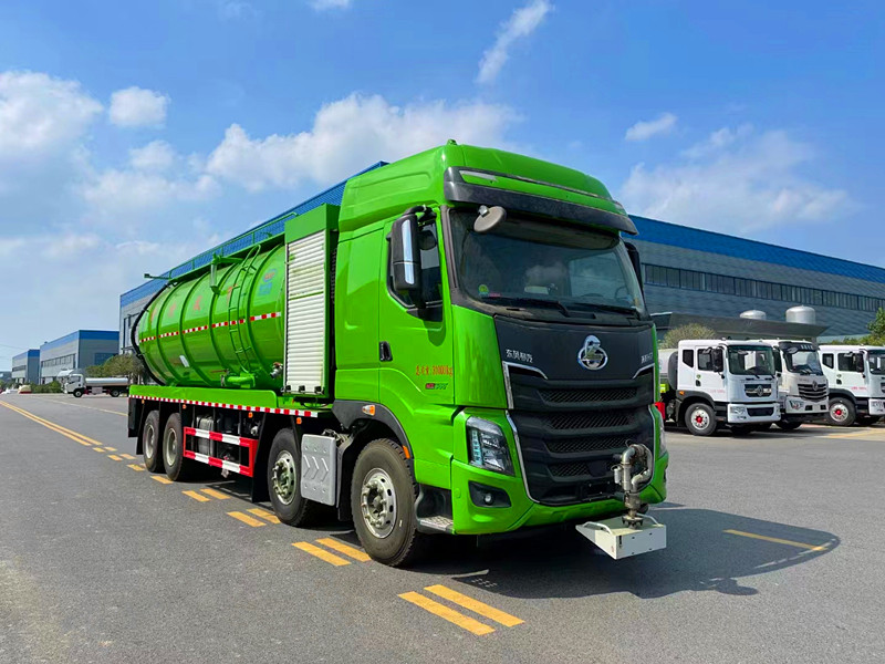 柳汽33方清洗吸污車(chē)